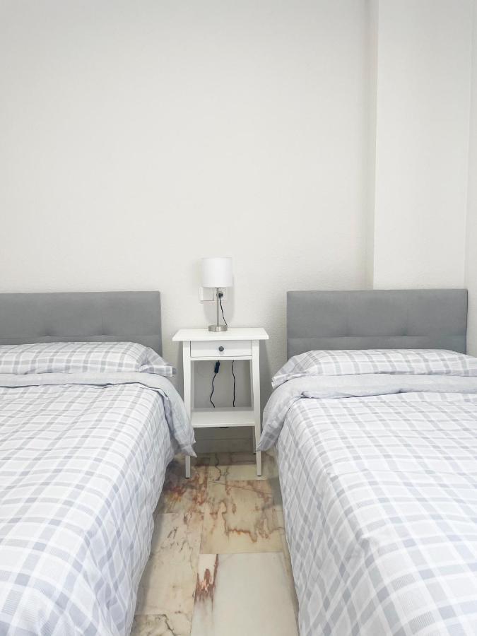 Holidays2Malaga Tomas De Echeverria 150 Mts To Beach & High Speed Wifi & Parkingアパートメント エクステリア 写真