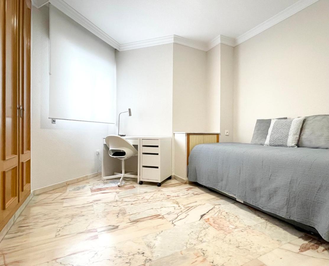 Holidays2Malaga Tomas De Echeverria 150 Mts To Beach & High Speed Wifi & Parkingアパートメント エクステリア 写真